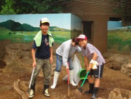 プレーリーの展示場を掃除します